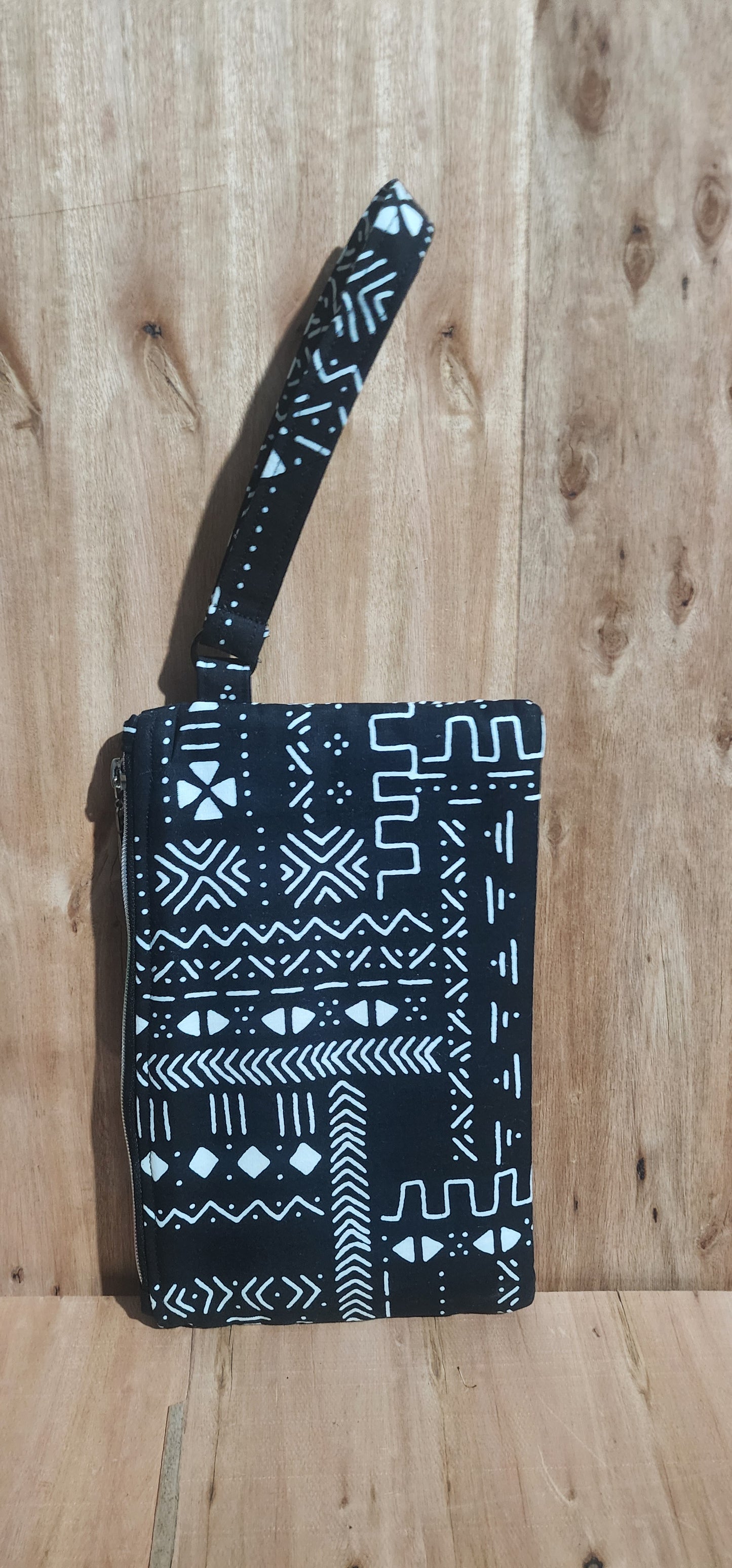 Black & White Tribal (Ankara) Print Wristlet