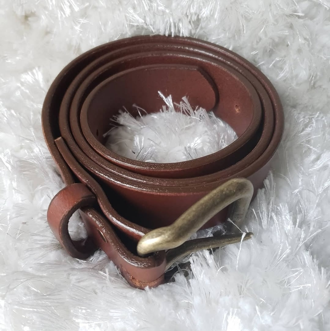 Handmade Men’s Leather Belt – Classic Brown with Antique Brass Buckle