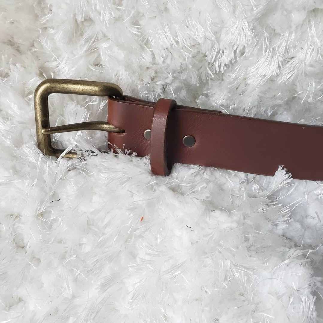 Handmade Men’s Leather Belt – Classic Brown with Antique Brass Buckle