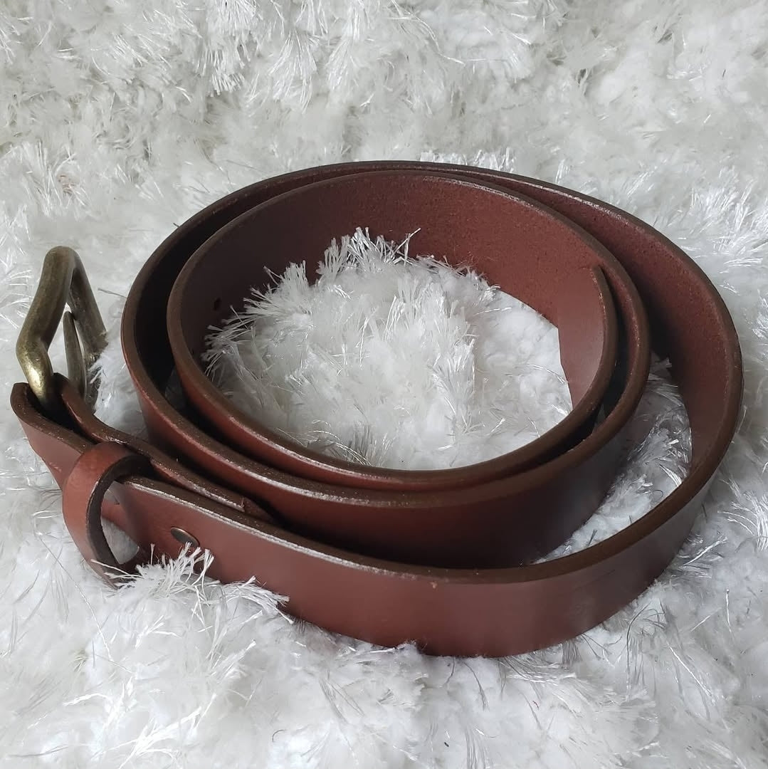 Handmade Men’s Leather Belt – Classic Brown with Antique Brass Buckle